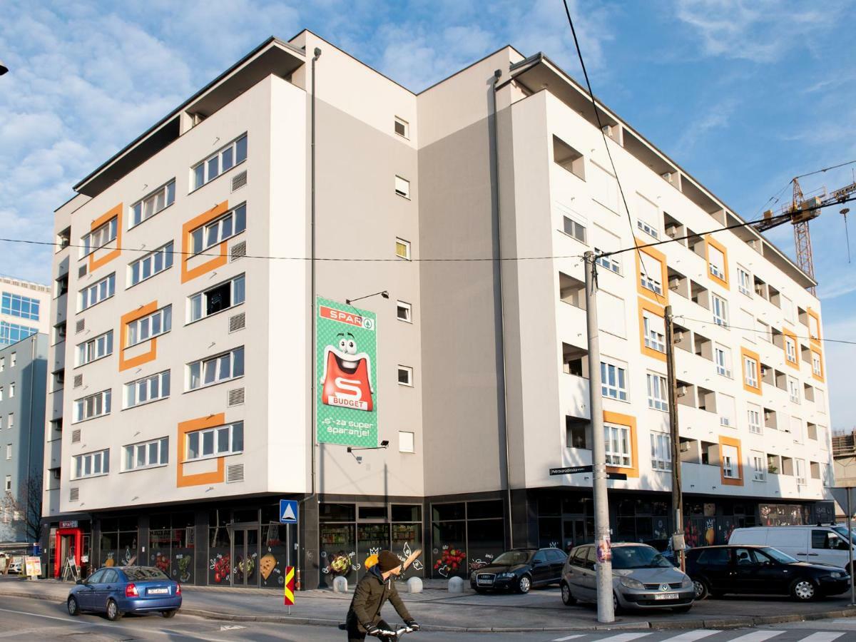 Flexible Selfcheckins 7 - Zagreb - Garage - Electric Vehicle Ccharger - Loggia - New - Luxury - Apartments Repinc 7 Zewnętrze zdjęcie